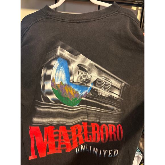 Vintage Marlboro Black T-shirt Graffic tee Men’s XL Faded 90's - Picture 2 of 3